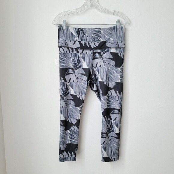 NIKE Fast Women's Palms Print Black  Crop Running TightsSize Large - Picture 3 of 15